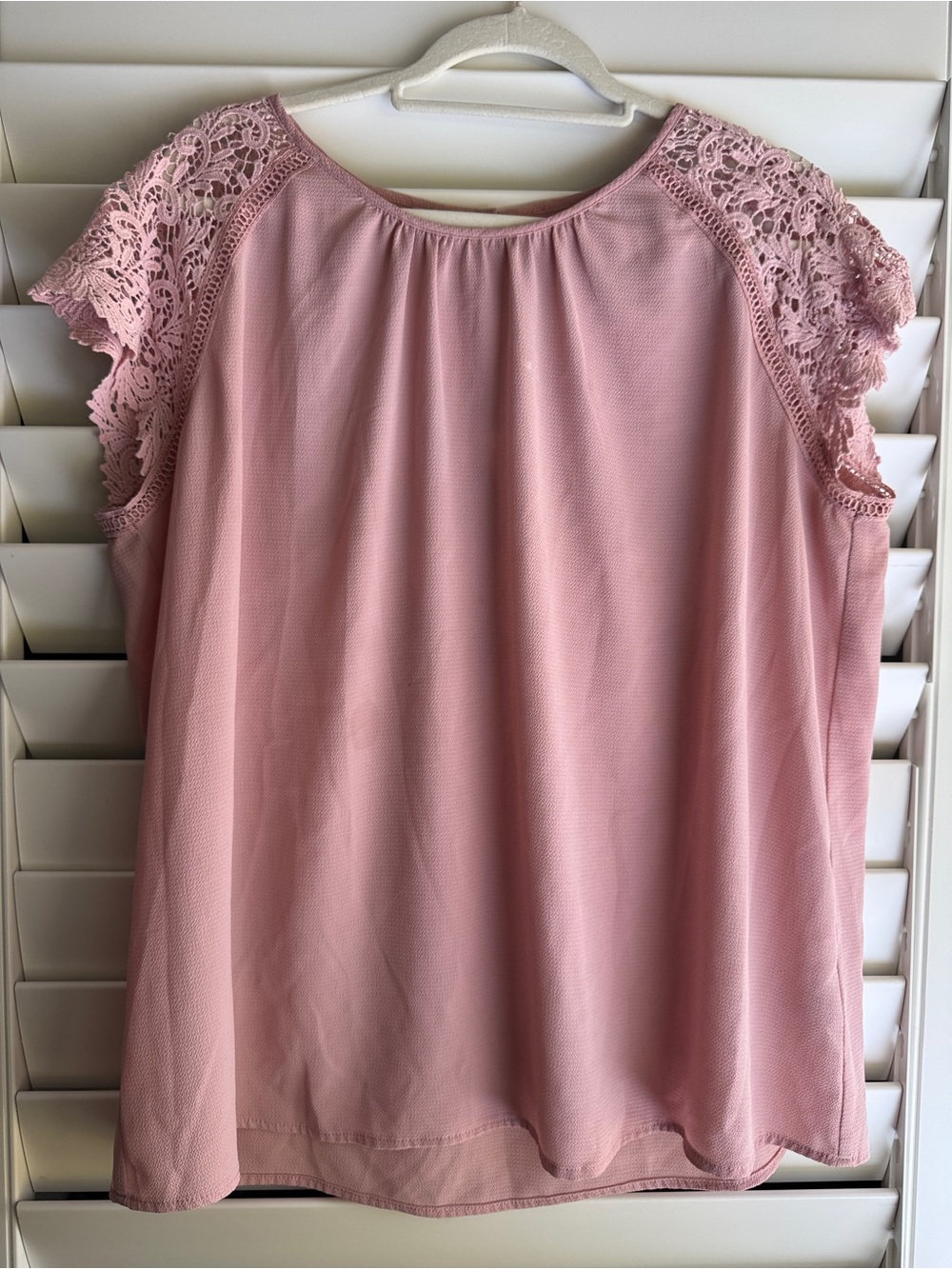 Roz & Ali Dusty Pink Crochet Sleeve Blouse